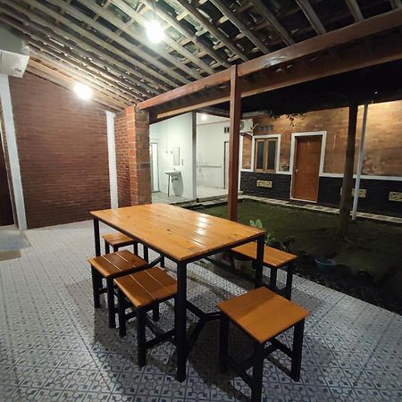 Genthong Homestay Magelang Zewnętrze zdjęcie