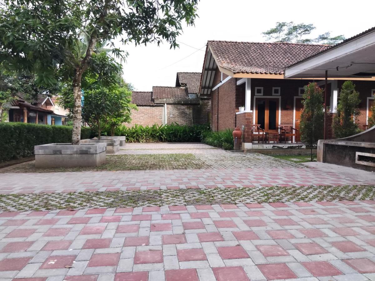 Genthong Homestay Magelang Zewnętrze zdjęcie