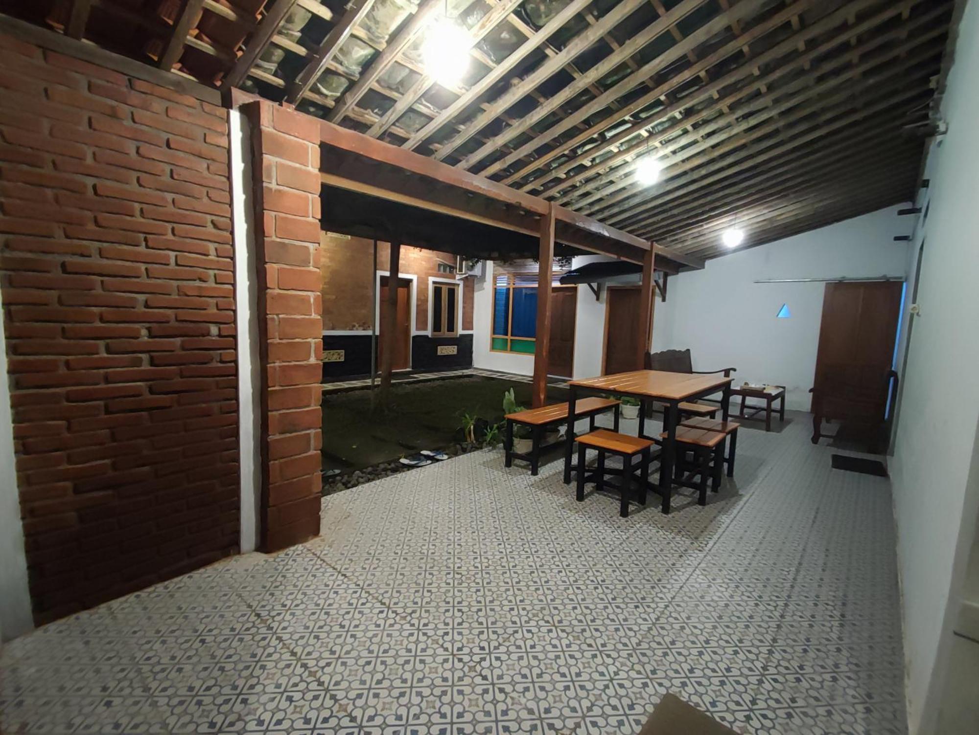 Genthong Homestay Magelang Zewnętrze zdjęcie