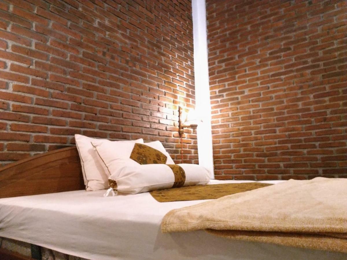 Genthong Homestay Magelang Zewnętrze zdjęcie